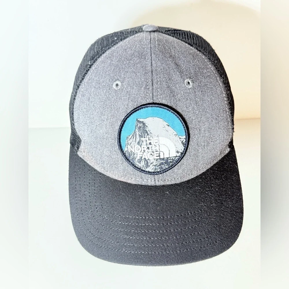 The North Face Two-Tone Gray and Black Hat